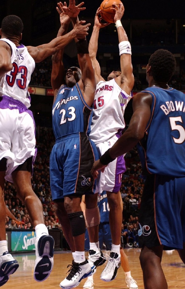 外线出手和 外线出手和