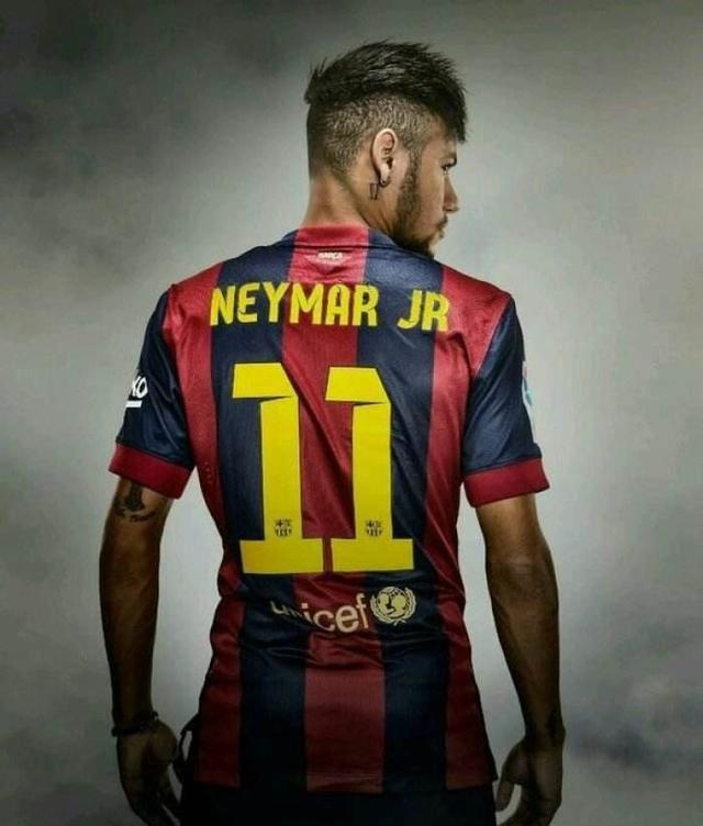 体育英超:赛季双杀 曼城3-1逆转曼联