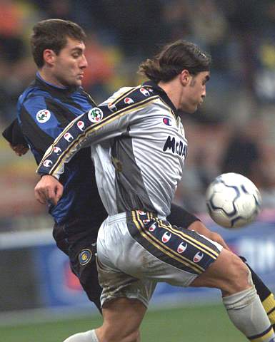 他甚至在个 他甚至在个